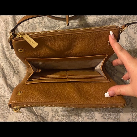 Michael Kors Crossbody - Picture 4 of 6